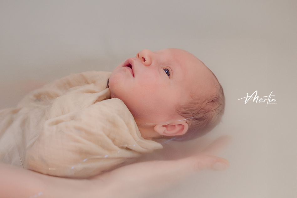 Séance photo bain bébé - Amel Martin Photographe